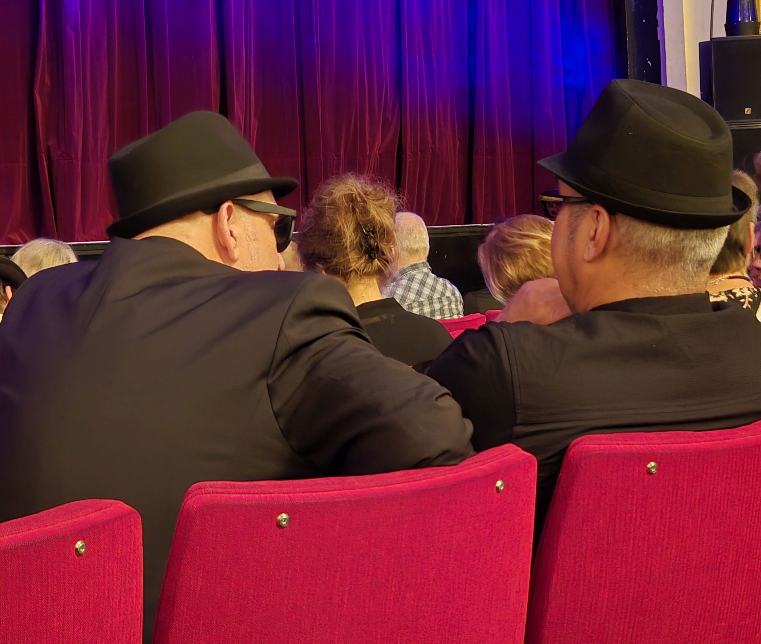 The Blues Brothers - Tribute-Show lebt den Kult und bringt Berlin zum Tanzen (C)Dennis Hahn / BerlinMagazine.de