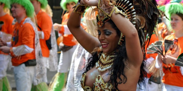 26. Karneval der Kulturen 2024 - Großer Umzug am Pfingstsonntag (C)akiwitz@flickr.com