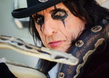 Alice Cooper - Close For Comfort - Schock-Rocker 2024 in Berlin (C)Jenny Risher