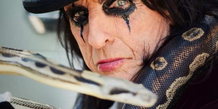 Alice Cooper - Close For Comfort - Schock-Rocker 2024 in Berlin (C)Jenny Risher