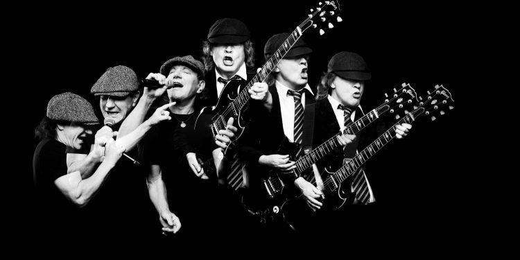 „AC/DC High Voltage Dive Bar” während der „POWER UP"-Tour in Gelsenkirchen und München (C)Josh Cheuse