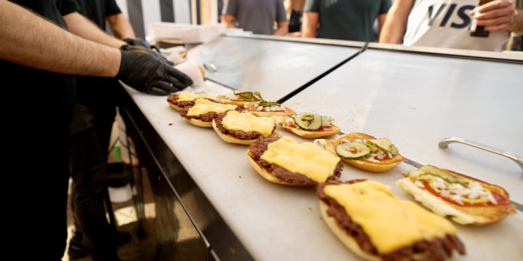 Burgermania 2.0 - Berliner Burgerfestival geht in die zweite Runde (C)La Boom / Goldies