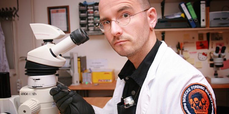 Dr. Mark Benecke - Die Welt der Serienmörder! - 2024 live in Berlin (C)Rocksau Pictures