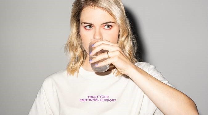 Hazel Brugger - Immer noch wach - 2025 mit Soloshow in Berlin (C)VielSpass GmbH