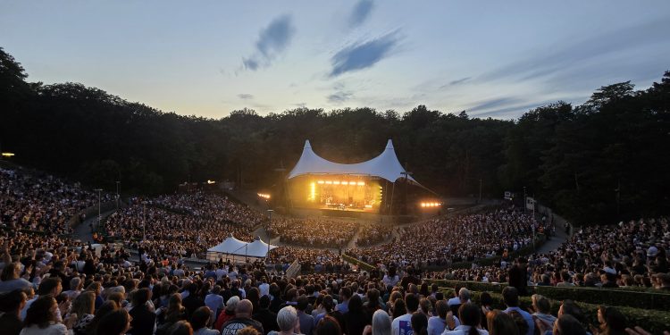 Ludovico Einaudi verzaubert die ausverkaufte Waldbühne Berlin – Eine Konzertkritik für Nicht-Klassik-Kenner (C)Dennis Hahn / BerlinMagazine.de