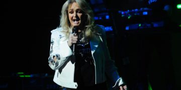 Bonnie Tyler verzaubert Berlin - Ein Abend voller Power und unvergesslicher Hits (C)Dennis Hahn / BerlinMagazine.de