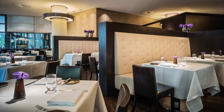 Gault&Millau Auszeichnung beflügelt - Hugo Thiébaut präsentiert weiterentwickelte Vox-Karte im Grand Hyatt Berlin (C)Hyatt International Coperation