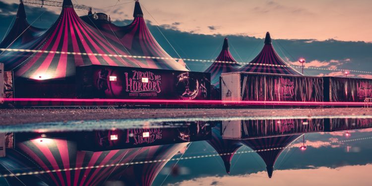 Der Zirkus des Horrors - "Memento Mori" - Berlins ultimativer Nervenkitzel 2025 (C)2013-2025 Fotoarchiv ROMANZA – CIRCUSPRODUCTION, Till Overbeck, Robert Widera, Mark Schumburg, Steph Lensky, Stefan Gierisch, Hanno Leppien, Konstantinidis und andere