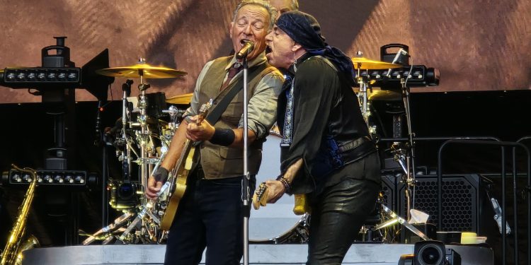 The Boss in Bestform: Bruce Springsteen und die E Street Band zelebrieren 50 Jahre Rockgeschichte in Berlin (C)Dennis Hahn / BerlinMagazine.de