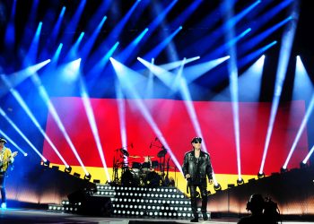 Scorpions 60 Jahre live: Wenn drei Generationen gemeinsam „Wind of Change“ singen (C)Dennis Hahn / BerlinMagazine.de