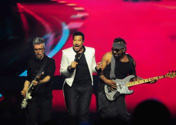 „All Night Long“ in Berlin: Lionel Richie verzaubert die Uber Arena (C)Dennis Hahn / BerlinMagazine.de