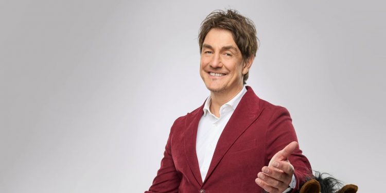 Matze Knop ist zurück – und bleibt der „Spitzenreiter“ der Comedy-Bühne 2026 in Berlin (C)Boris Breuer