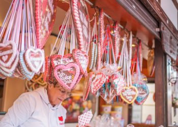 Der 62. Berliner Volksfestsommer: 25 Jahre Zentraler Festplatz – Rummelspaß für die ganze Familie bei freiem Eintritt (C)Maximilian Doß