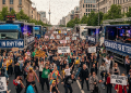 Zug der Liebe 2025 – Zehn Jahre Musik, Haltung & Solidarität in Bewegung (C)BerlinMagazine.de AI