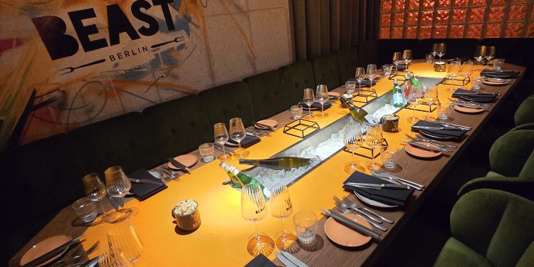 Das BEAST Berlin: Ein kulinarisches Statement am Alexanderplatz mit Supper-Club-Ambiente (C)Dennis Hahn / BerlinMagazine.de