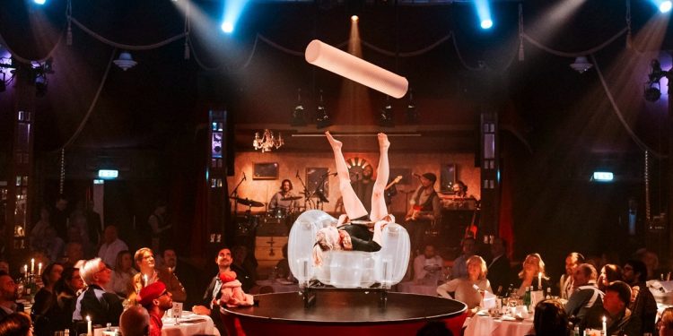 PALAZZO Berlin 2025/26 – „Nachtschwärmer“: Eine Hommage an das Leben, die Liebe und die Nacht (C)Palazzo / Robin Schmiedebach Photography