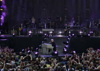 Herbert Grönemeyer live bei seinem Open Air Konzert in der Waldbühne Berlin 2024 vor begeistertem Publikum (C)Dennis Hahn / BerlinMagazine.de