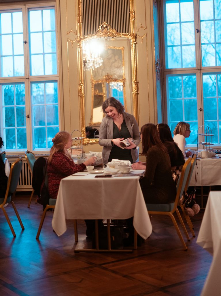 Afternoon Tea im Ermelerhaus Berlin: Britische Tradition trifft preußischen Rokoko-Glanz (C)art'otel