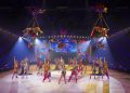 HOLIDAY ON ICE: „CINEMA OF DREAMS“ bringt Hollywood-Glanz ins Berliner Tempodrom – mit Max Giesinger! (C)Holiday on Ice/Morris Mac Matzen