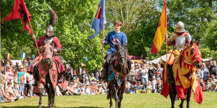 28. Osterspectaculum auf Burg Storkow: Ritter, Gaukler & Mythen (C)carnica-spectaculi