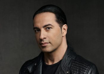 Bülent Ceylan live in Berlin: Der Dikta-Thor bittet zur Audienz! (C)Arno Steinfort