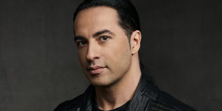 Bülent Ceylan live in Berlin: Der Dikta-Thor bittet zur Audienz! (C)Arno Steinfort