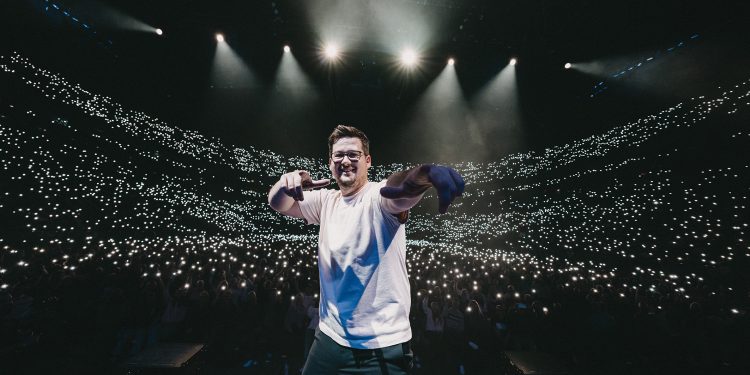 Chris Tall: Keep Laughing - Neues Programm 2026 in Berlin (C)Robert Maschke