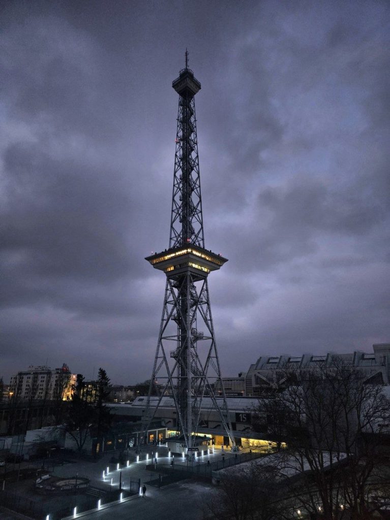 100 Jahre Funkturm: „What the Funk“ – Berlins Technikikone erstrahlt in neuem Licht (C)Dennis Hahn / BerlinMagazine.de