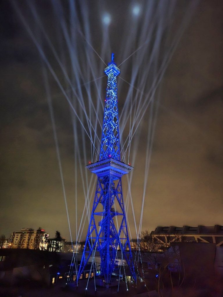 100 Jahre Funkturm: „What the Funk“ – Berlins Technikikone erstrahlt in neuem Licht (C)Dennis Hahn / BerlinMagazine.de