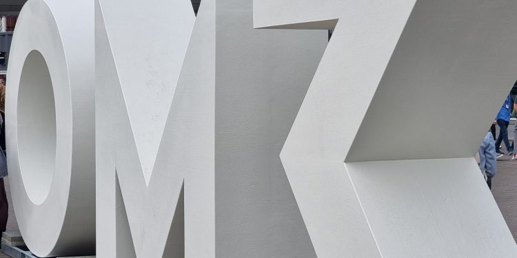 Berlin-Power & Pop-Phänomene: ZAH1DE und Mark Forster stürmen die OMR26 (C)Dennis Hahn