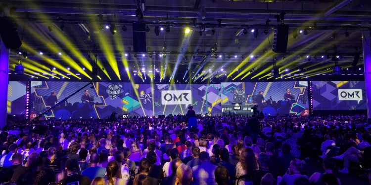 Weltkarrieren „Made in Germany“: Heidi Klum und Roland Emmerich stürmen das OMR Festival 2026 (C)Dennis Hahn