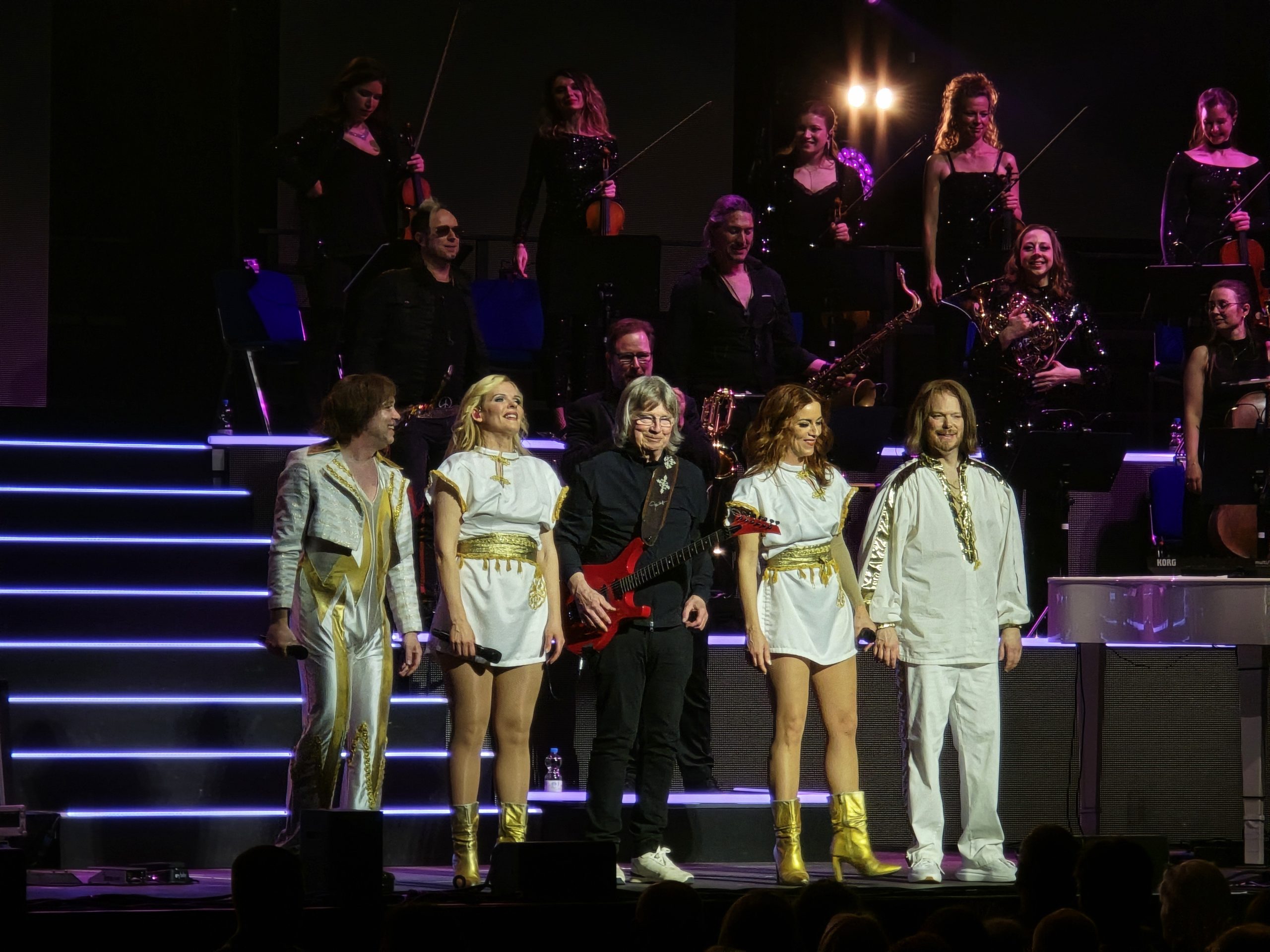 So war ABBAMANIA Berlin 2026: Glitzer-Wahnsinn in der Uber Arena (C)Dennis Hahn