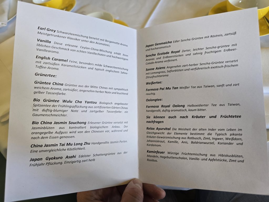Rokoko-Rausch & Scones-Glück: Warum der Afternoon Tea im Ermelerhaus Berlins ultimativer Geheimtipp ist (C)Dennis Hahn