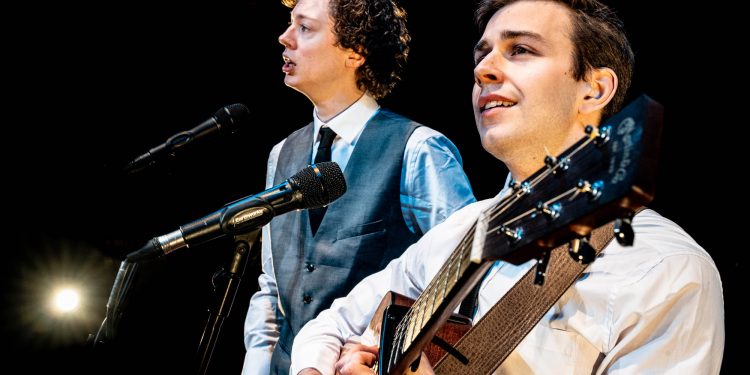 Nostalgie pur im Admiralspalast: „The Simon & Garfunkel Story“ kehrt 2027 nach Berlin zurück (C)Hamish Gill