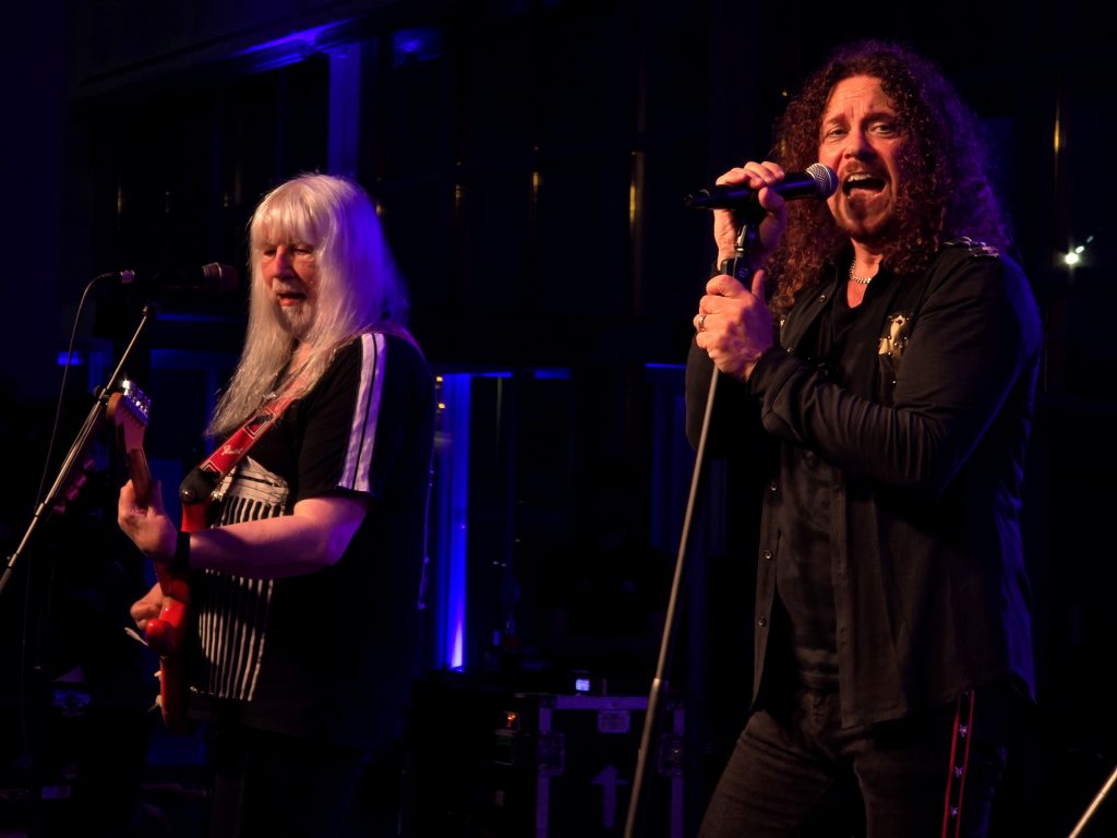 Glam-Rock im Autohaus: Wie The Sweet Berlin-Pankow komplett auf den Kopf stellten (C)Dennis Hahn