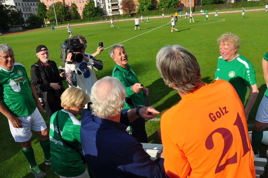 Benefizspiel FC Bundestag gegen FC Diabetologie in Berlin für mehr Diabetes-Aufklärung