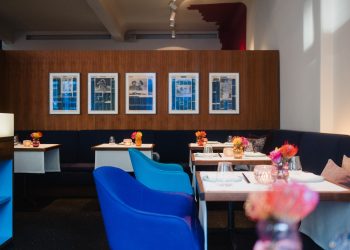 Restaurant Tim Raue Berlin Early Kolibri Fünf-Gang-Menü ab 17 Uhr mit Fine Dining vor Konzert Theater und Oper (C)Nils Hasenau