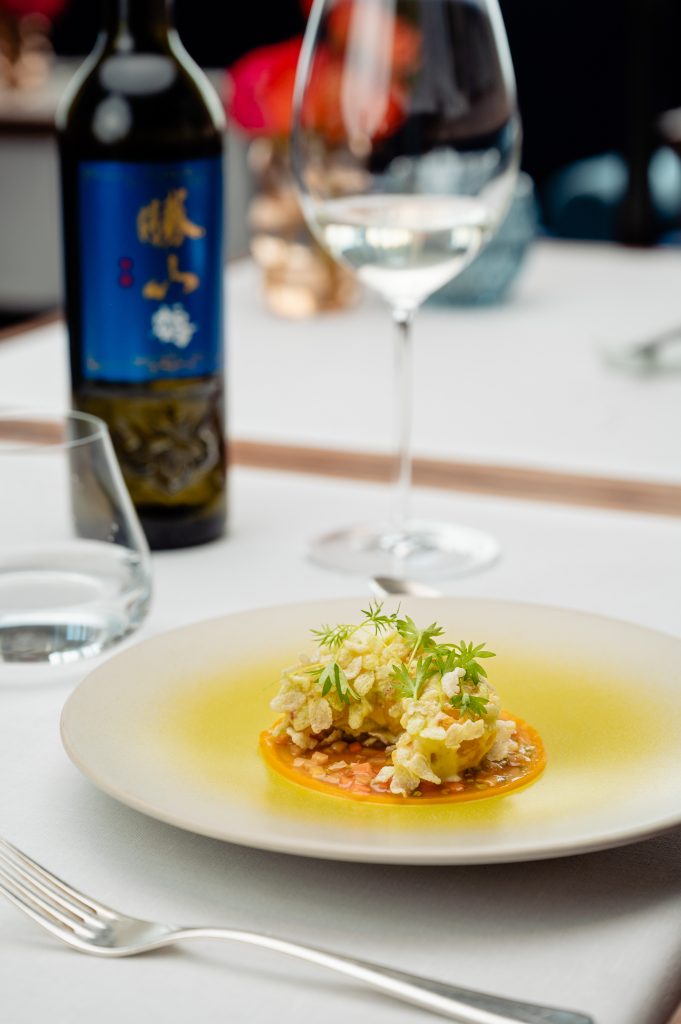 Restaurant Tim Raue Berlin Early Kolibri Fünf-Gang-Menü ab 17 Uhr mit Fine Dining vor Konzert Theater und Oper (C)Nils Hasenau