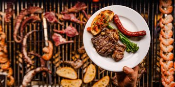 Muttertags-Lunch Berlin 2026 bei Ganymed Brasserie und Brechts Steakhaus mit Grillbuffet, Seafood, Champagner, Desserts und Live-Musik.