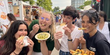 Italian Street Food Festival Berlin 2026 am Osthafen mit Arancini, Panzerotti, Cannoli, Gelato und Live-Musik
