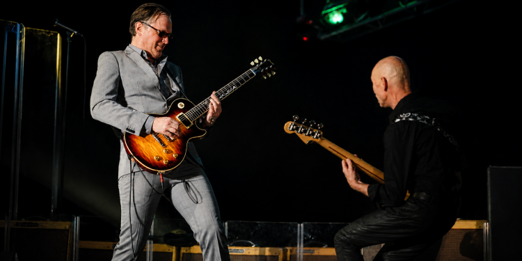 Joe Bonamassa live auf der Bühne: Der Blues-Rock-Gitarrist kommt am 30. Oktober 2026 in die Uber Arena Berlin.