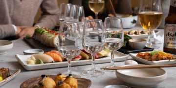 The Art of Sake Berlin: Sake-Tasting mit Sushi-Pairing bei Sticks’n’Sushi