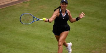 Tennisspielerin auf dem Rasen im Steffi-Graf-Stadion bei den Berlin Tennis Open 2026