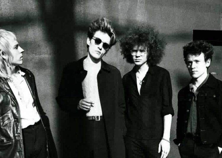 Brigitte Calls Me Baby live in Berlin 2026 im Huxleys Neue Welt mit Alternative-Rock-Atmosphäre, Bühne, Publikum und Konzertlicht