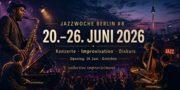 Jazzmusiker mit Saxofon, Klavier, Kontrabass und Schlagzeug vor der Berliner Skyline zur Jazzwoche Berlin 2026