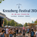 Kreuzberg-Festival 2026 mit großer Open-Air-Bühne, Streetfood-Ständen und vielen Besuchern in der Kreuzbergstraße
