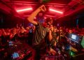 Maximilian „HandOfBlood“ Knabe kündigt den Techno Freitag 2027 in der Arena Berlin an
