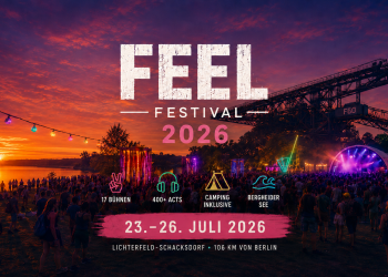 Feel Festival 2026 am Bergheider See mit Festivalbühne, Publikum und F60 bei Sonnenuntergang