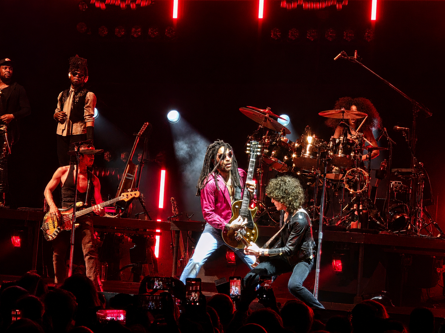 Lenny Kravitz mit Band und großer Lichtshow in der Uber Arena Berlin 2026