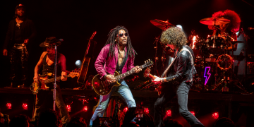 Lenny Kravitz mit Band und großer Lichtshow in der Uber Arena Berlin 2026